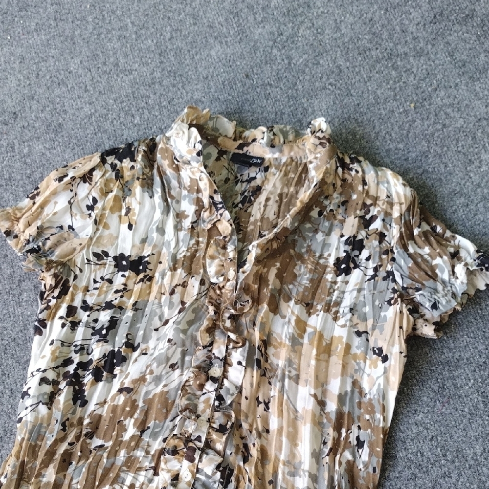 Zara Women's Ruffled Blouse - Cream and Black